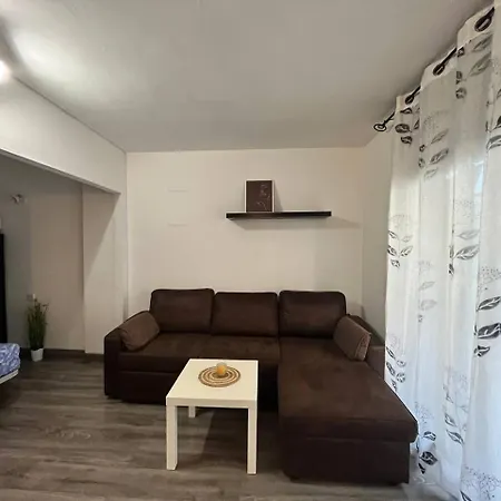 Estudio Para Disfrutar De Unas Vacaciones Inolvidables! * Roses
