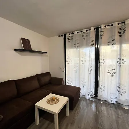 Estudio Para Disfrutar De Unas Vacaciones Inolvidables! * Roses